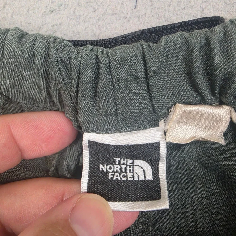 The North Face Cargo Hiking Shorts Mens Medium Green‎ Nylon Belted